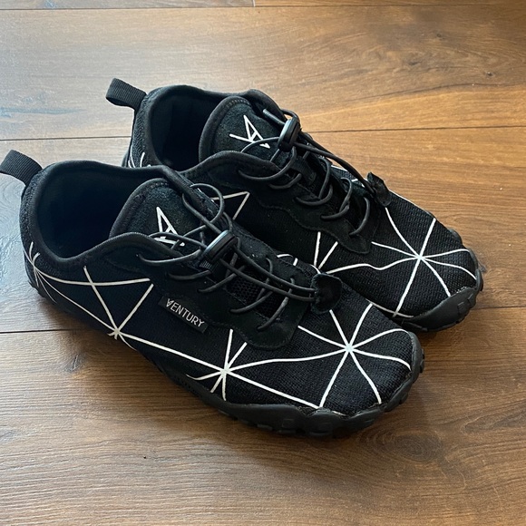 Ventury Barefoot Women's Black Athletic Shoes size 8.5 - Picture 1 of 7